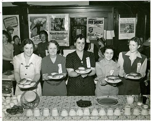 North Platte Canteen ladies with food